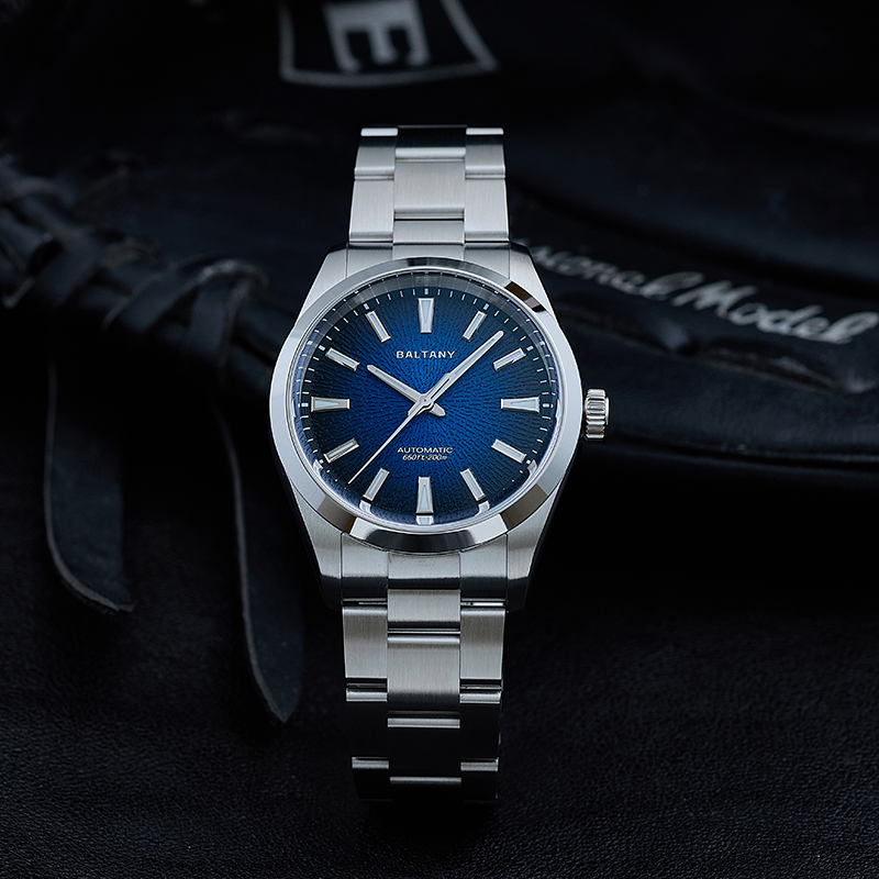 Baltany ساعة رياضية ميكانيكية  - مراجعة Omega Watch Constellation وسعره